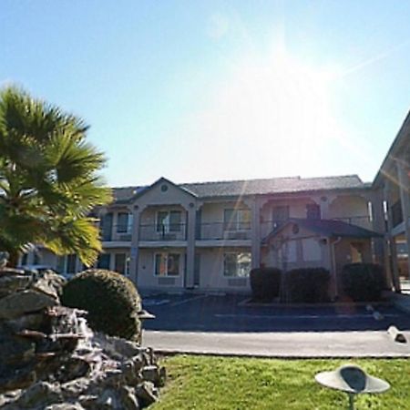 Cloverdale Wine Country Inn & Suites Екстер'єр фото