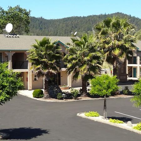 Cloverdale Wine Country Inn & Suites Екстер'єр фото