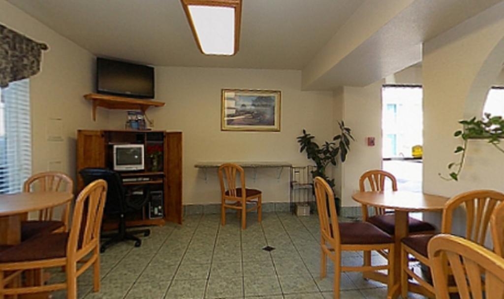 Cloverdale Wine Country Inn & Suites Екстер'єр фото