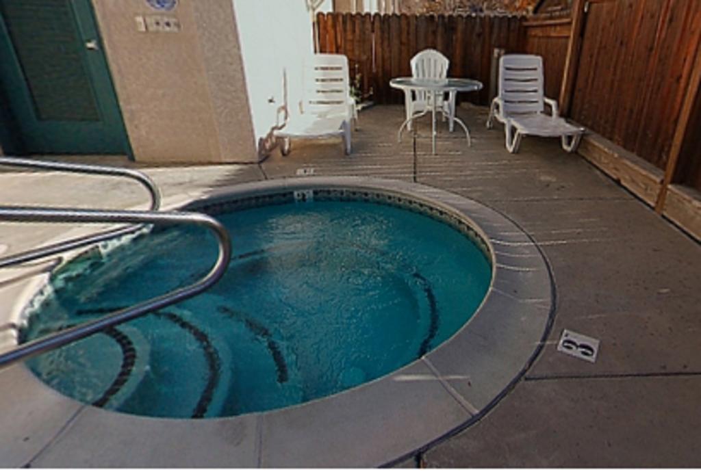 Cloverdale Wine Country Inn & Suites Екстер'єр фото