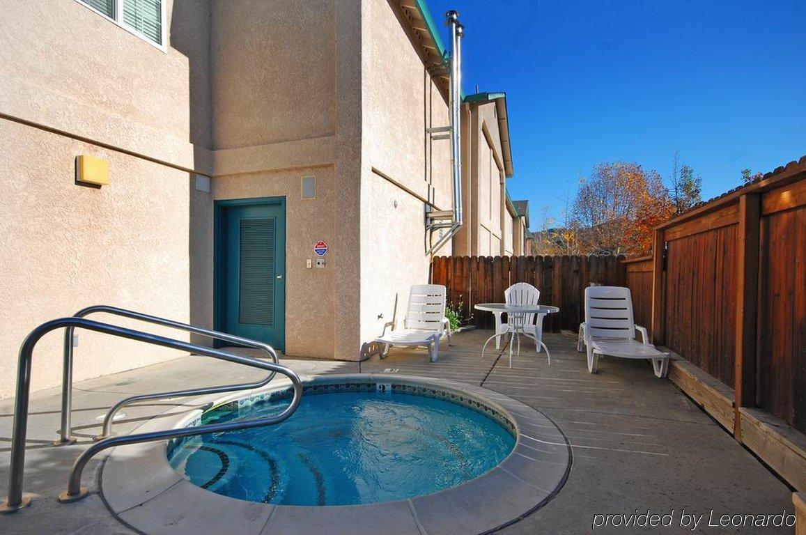 Cloverdale Wine Country Inn & Suites Зручності фото
