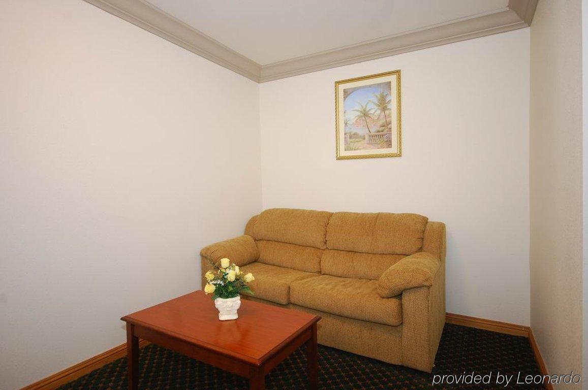 Cloverdale Wine Country Inn & Suites Номер фото