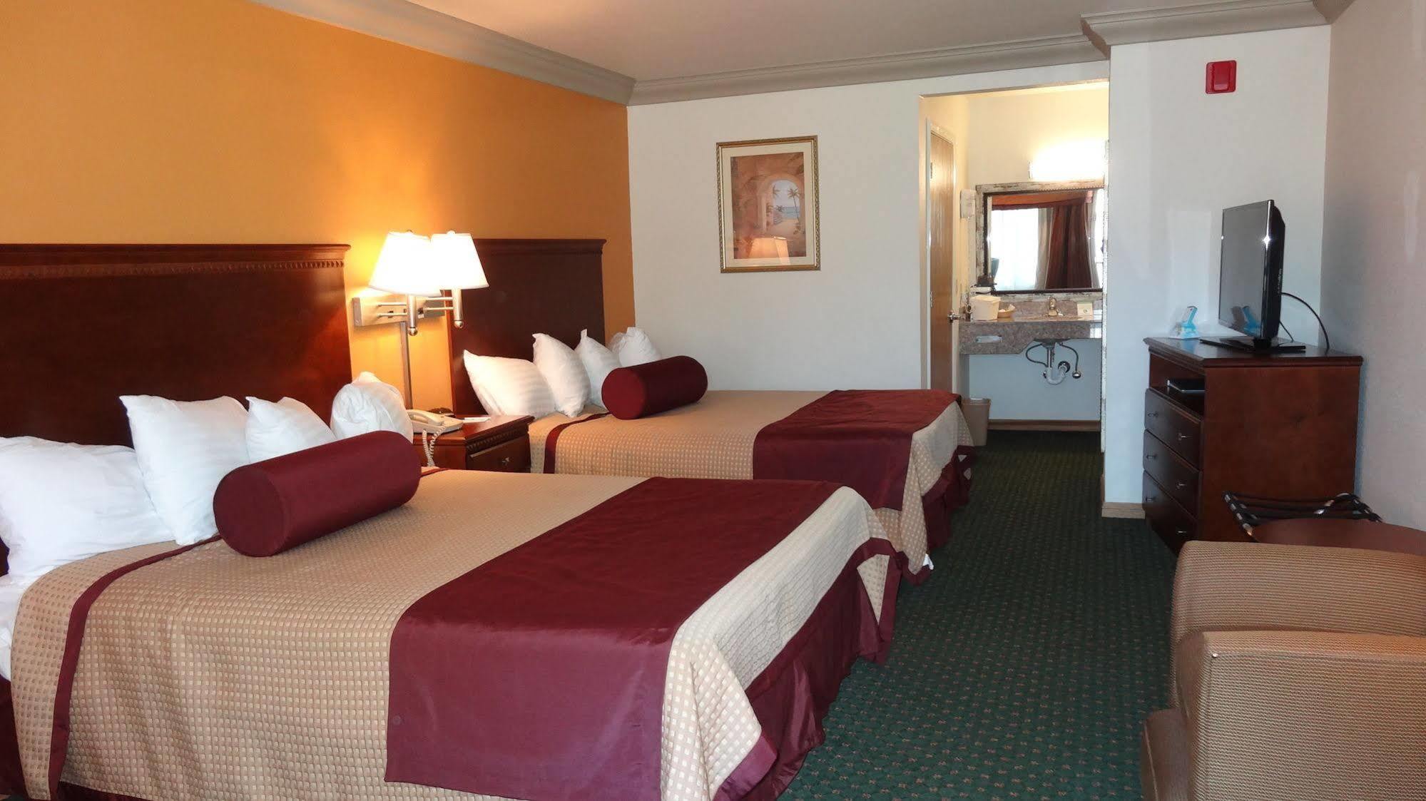 Cloverdale Wine Country Inn & Suites Екстер'єр фото