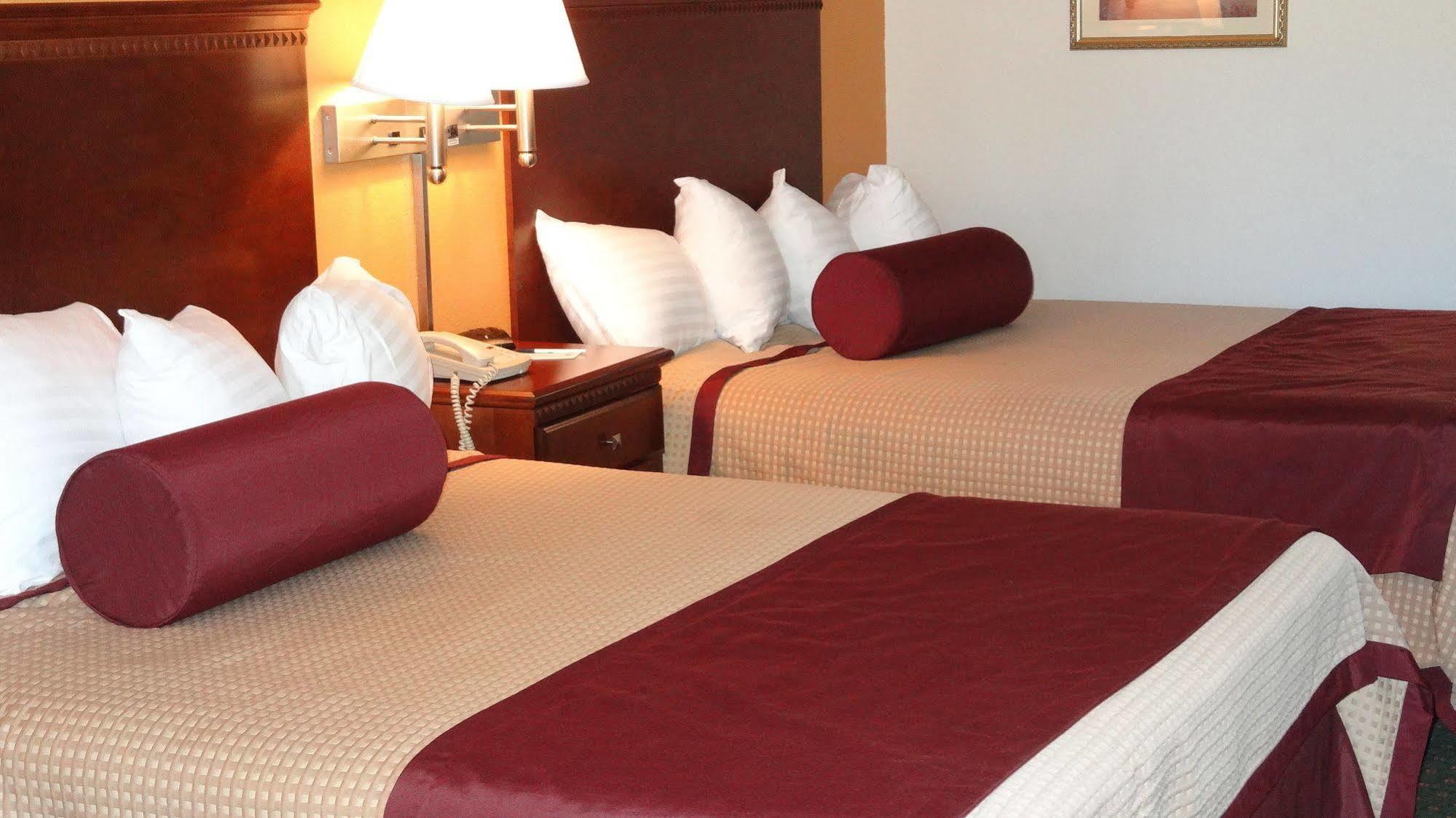 Cloverdale Wine Country Inn & Suites Екстер'єр фото