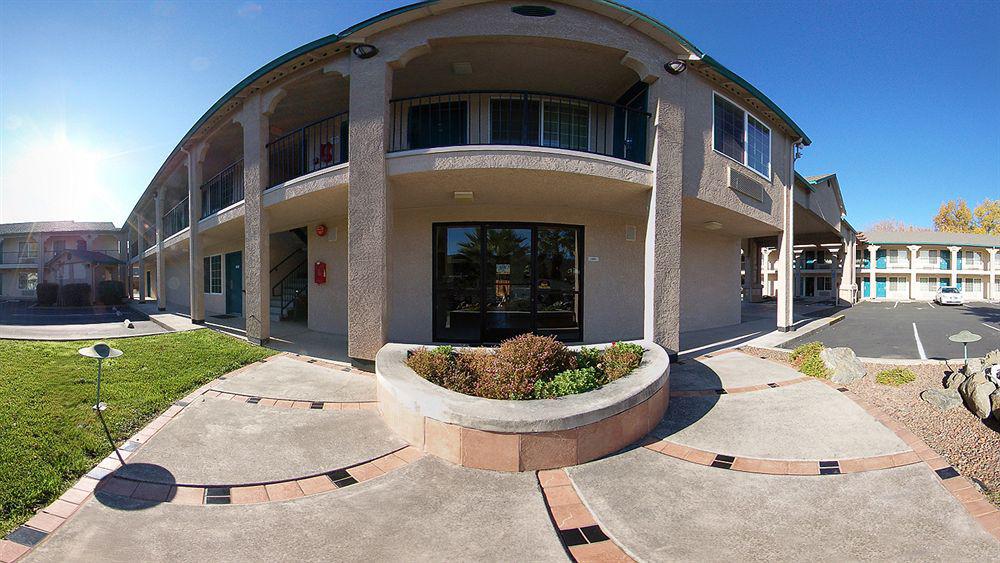 Cloverdale Wine Country Inn & Suites Екстер'єр фото